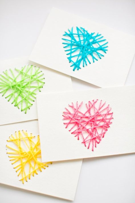 These diy mother's day gifts for kids to help make will make such a special gift for Mom this Mother's Day! It's so special for a mother to have a gift their child made especially for them! Top 8 Mother's Day Crafts for Children | Great Craft Projects http://cookwith5kids.com/2018/04/mothers-day-gift/ #mothersday #mothersdaygift #mothersdayideas #giftsformom #giftsforwomen #mothersdayDIY #mothersdaycraft Mindful Crafts For Adults, String Heart, Saint Valentin Diy, Valentines Bricolage, Kids Knitting, Eco Crafts, Valentine Cards Handmade, Diy Mothers Day Gifts