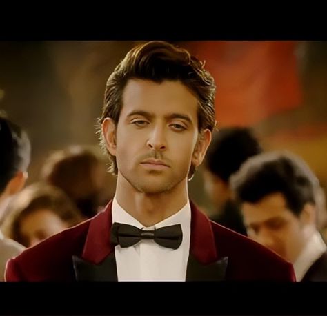 Hrithik Roshan Bang Bang, Hritik Raushan, Jain Recipes, Red Suit, Aesthetic Coffee, Hrithik Roshan, Bang Bang, Best Actor, Bangs