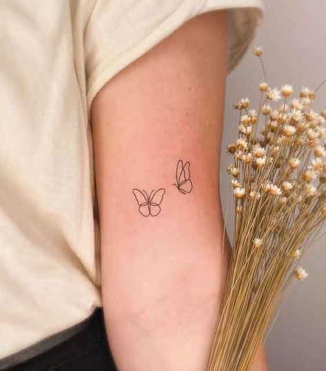 Simple Butterfly Tattoo, Butterfly Tattoos On Arm, Small Butterfly Tattoo, Small Pretty Tattoos, Petite Tattoos, Simple Butterfly, Small Butterfly, Small Hand Tattoos, Butterfly Tattoo Designs