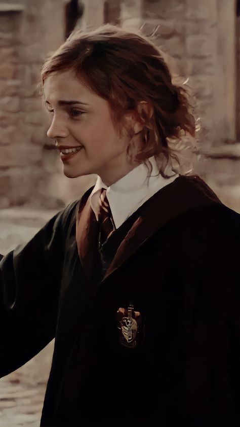 Celebrity Mood Pics, Hogwarts Hermione, Brightest Witch Of Her Age, Makeup Celebrity, Dress Celebrity, Celebrity Memes, Hermione Granger, Hermione, Harry Potter