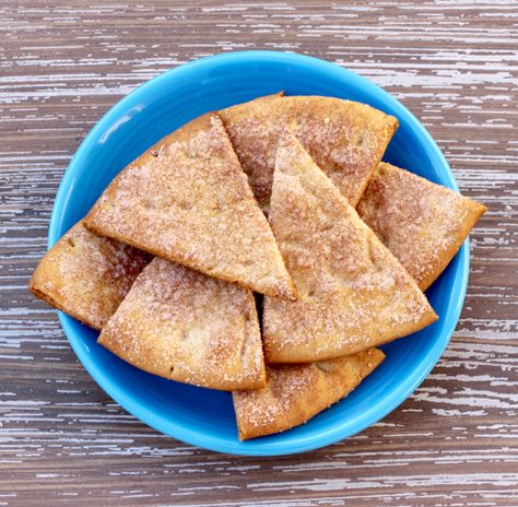 Cinnamon Sugar Pita Chips Recipe from NeverEndingJourneys.com Cinnamon Pita Chips, Cinnamon Sugar Pita Chips, Pita Pocket Recipes, Pita Chips Recipe, Breakfast Pita, Pita Bread Sandwich, Recipes For Parties, Baked Pita Chips, Chip Recipe