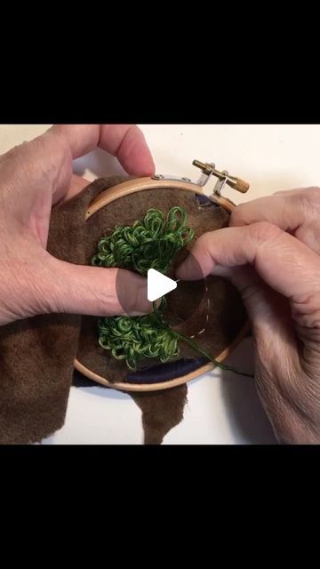 Moss Embroidery Tutorial, Embroidered Moss, Grass Embroidery, Moss Embroidery, Loop Embroidery, Embroidered Photo Art, Herb Embroidery, Techniques Textiles, Creative Stitching