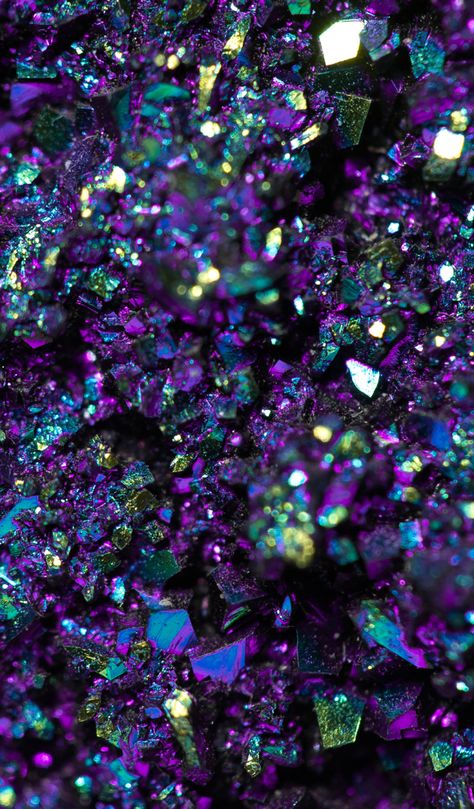 Alcohol Spray, Glitter Phone Wallpaper, Wallpaper Winter, Sparkle Wallpaper, Crystal Aesthetic, Glitter Wallpaper, Samsung Wallpaper, Purple And Green, Cool Backgrounds