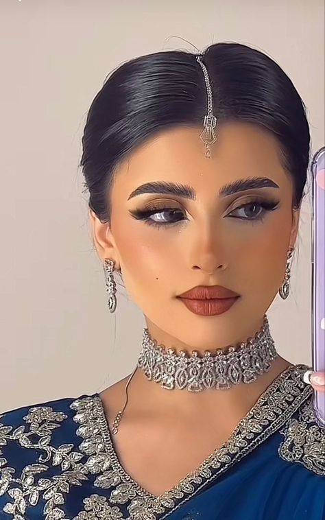 itsmrvii Qawali Night Makeup, Makeup For Lehenga, Indian Glam Makeup, Party Makeup Pakistani, Desi Wedding Makeup, Party Makeup Looks Pakistani, Bridal Makeup Pakistani, Desi Makeup Looks, Indian Party Makeup