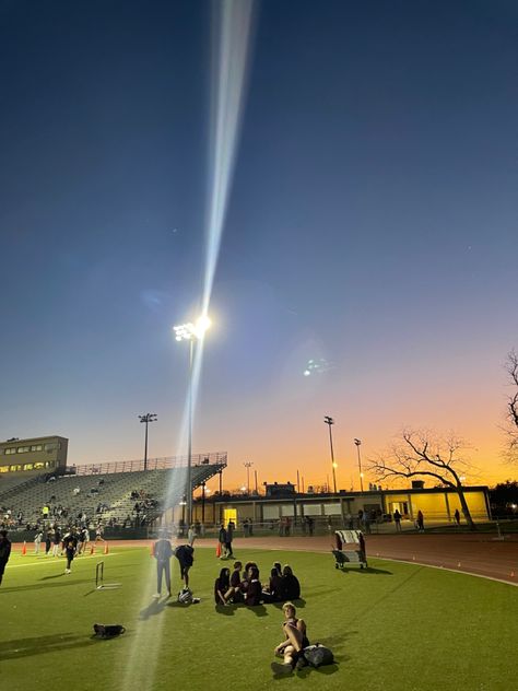 Outdoor Track Aesthetic, Track Meet Aesthetic, Track Season Aesthetic, Track Essentials, Track Szn, Track Aesthetic, Maria Core, Friends Aesthetics, Track Star