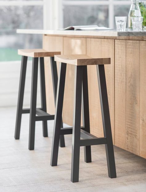 Tall Stools, Rustic Stools, Pouf Design, Kursi Bar, Breakfast Bar Stools, Oak Stool, Stools For Kitchen Island, Kitchen Organisation, Modern Stools