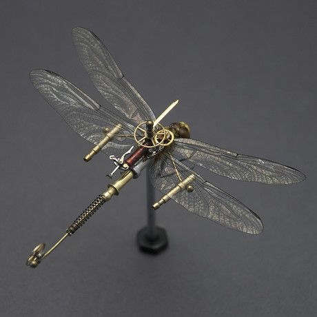 Mechanical Insect, Dragonfly Sculpture, Rangement Art, Steampunk Animals, Mechanical Animals, Retro Sci Fi, Glass Dome Display, Mechanical Art, Style Steampunk