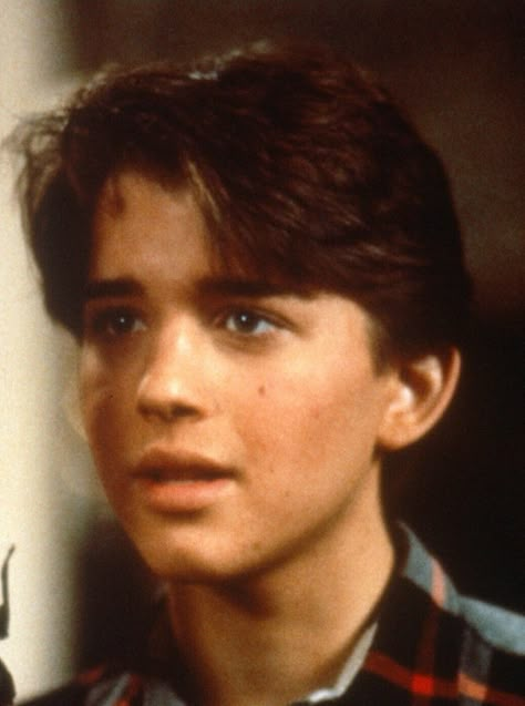 Ilan Mitchell Smith 80s, Wyatt Weird Science, Ilan Mitchell Smith, Retro Boys, Ian Mitchell, 80’s Men, Nerdy Guys, Chad Michael Murray, The Sandlot