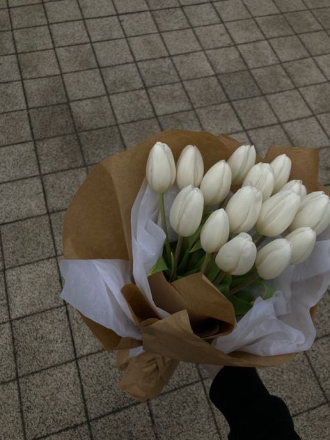 Posca Marker, Boquette Flowers, Nothing But Flowers, Flower Therapy, White Tulips, Beautiful Bouquet Of Flowers, Tulips Flowers, Flower Aesthetic, Beautiful Bouquet