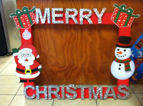 Christmas Frames Diy Photo, Photobooth Ideas For Christmas, Christmas Photobooth Idea, Christmas Photo Frame Prop, Christmas Photo Frame Diy, Photobooth For Christmas, Photobooth Christmas Ideas, Christmas Photo Frame Ideas, Christmas Photo Booth Diy