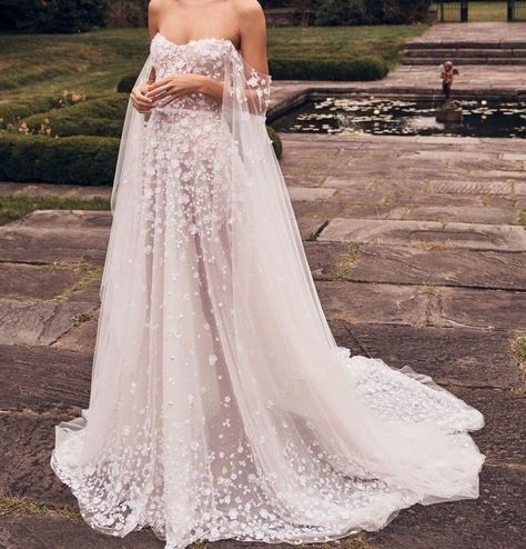 Whale Wedding, Lee Petra Grebenau, Unusual Wedding Dresses, Berta Bridal, Unusual Wedding, Dreamy Wedding, Wedding Dress Styles, Budget Wedding, Dream Wedding Dresses