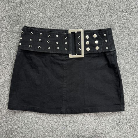 Goth Belt, Usa Life, Mini Skirt Summer, Y2k Mini Skirt, Y2k Skirts, Vintage Goth, Skirt Summer, Pinterest Outfits, Black Mini Skirt