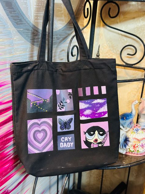 Painting On Bags Ideas Aesthetic, Tot Bag Painting Ideas Aesthetic, Painting On Tote Bags Aesthetic, Cute Tote Bag Design Paint Aesthetic, Aesthetic Mood Board Painting, Tote Bag Inspo Aesthetic, Creative Tote Bag Design Ideas, Tote Bags Painting Ideas, Painted Tote Bag Aesthetic