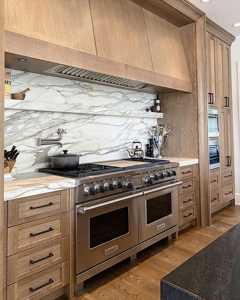 Waterworks Kitchen, Kitchen Hoods, Marble Counter, Cute Home Decor, Indian Home Decor, Wooden Cabinets, Cheap Decor, Custom Home Builders, Cheap Home Decor