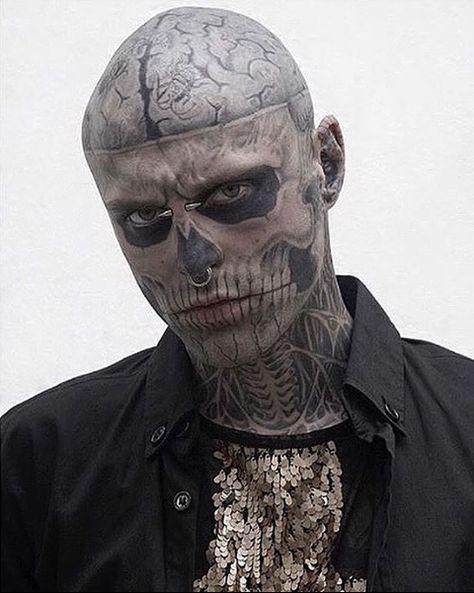 Affair Aesthetic, Bald People, Rick Genest, Horrible Tattoos, Barbed Wire Tattoos, Zombie Boy, Master Tattoo, Torso Tattoos, Bad Tattoos