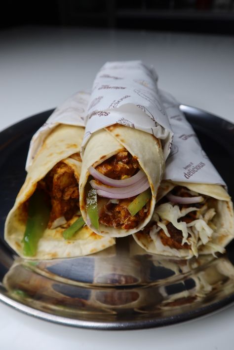 Chicken Kathi Rolls Recipe Kathi Roll, Chicken Makhani, Rice Paper Recipes, Chicken Masala, Chicken Kebabs, Chaat Masala, Filling Recipes, Marinated Chicken, Spicy Chicken