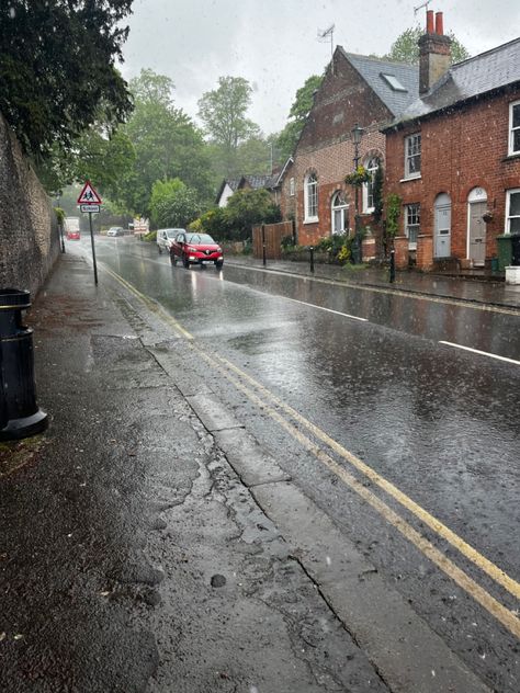 England Rain Aesthetic, British School Core, Rain England, Rainy Day Background, Britain Aesthetic, Rainy England, Uk Core, Berlin Syndrome, Uk Nostalgia