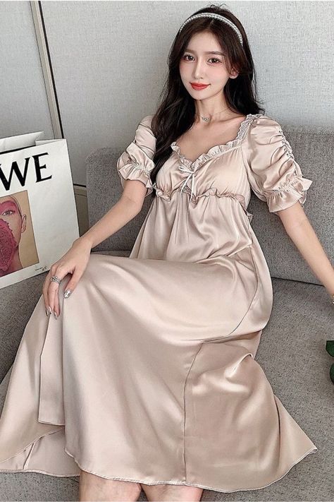 Female Nightgown Elegant Palace Style Princess Long Nightgown Sleepwear Summer Short Sleeve Sleepshirt Satin Silk Home Dress Long Nightdress, Sleeping Dress, Long Nightgown, Mode Abaya, Bodycon Floral Dress, Home Dress, Burgundy Dress, Satin Silk, Crop Top Blouse