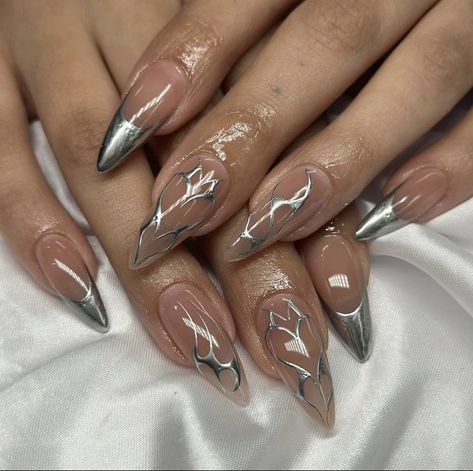 Acrylic Nails Chrome, Ombre Chrome Nails, Silver Nail Designs, Chrome Nails Designs, Long Nail Designs, Striped Nails, Metallic Nails, Silver Nails, Prom Nails