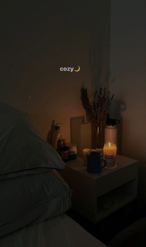 Night Candle Aesthetic, Quiet Night Aesthetic, Home Ig Story, Candles Aesthetic Bedroom, Bedtime Selfie, Bedroom Photography, Home Night, Good Night Story, Deco Studio