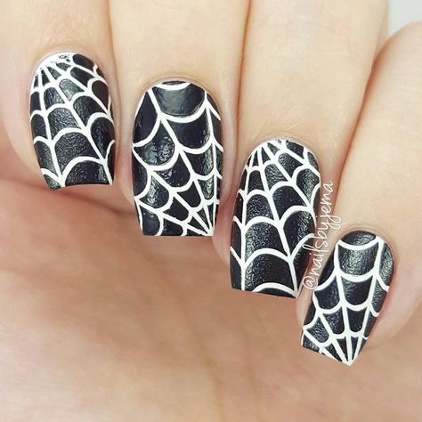 Nails By Jema Fun Manicure, Nail Art Halloween, Halloween Nails Easy, Nail Vinyls, Cute Spring Nails, Nails Halloween, Halloween Nail Designs, Nail Designs Glitter, Halloween Nail