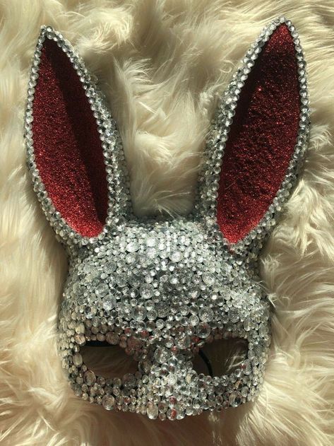 Tassel Diy, The Mask Costume, Mascaras Halloween, Bling Ideas, Hot Halloween Outfits, Bunny Mask, How To Make Tassels, Rhinestone Projects, Trendy Halloween Costumes