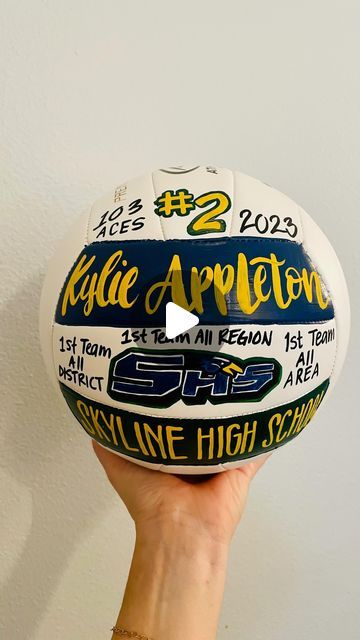 Whitney Belaire on Instagram: "Ballin over here! Tag a volleyball parent!   #customvolleyball #handpaintedvolleyball #volleyballgift #teamgift #coachgift" Volleyball Senior Gifts Ideas, Volleyball Senior Night Gifts Ideas, Volleyball Coaches Gift Ideas, Volleyball Ideas Crafts, Volleyball Painting Ideas, Painted Volleyball Ideas, Senior Night Volleyball Ideas, Decorated Volleyball Sharpie Ideas, Volleyball Banquet Ideas