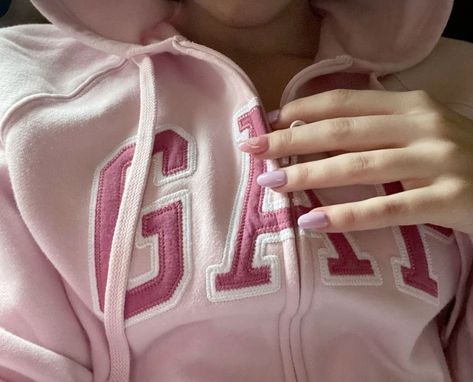 Pink Gap Zip Up Hoodie, Gap Sweater Aesthetic, Gap Sweaters Zip Up, Cute Gap Hoodie, Pink Gap Zip Up, Gap Outfits Aesthetic, Gap Pink Hoodie, Pink Gap Hoodie Outfit, Gap Zip Up