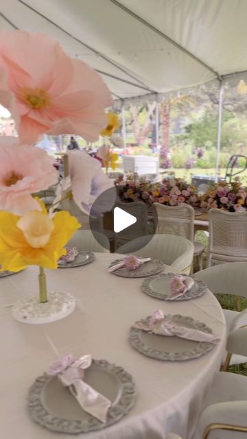 Mixed Daffodils, Paper Flower Table, Paper Flower Centerpiece, Centerpiece Tutorial, Large Paper Flower, Paper Flower Centerpieces, Crepe Flowers, Chairs Wedding, Diy Paper Flowers