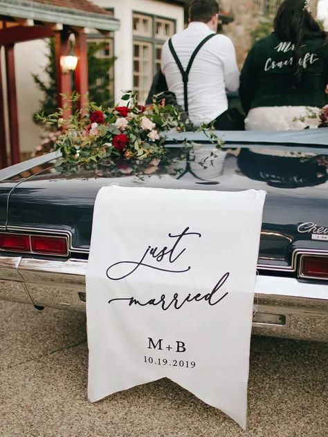 Diy Just Married Sign For Car, Just Married Sign Ideas, Wedding Getaway Car Decorations, Just Married Sign For Car, Just Married Car Ideas, Just Married Car Decorations, Just Married Car Sign, Just Married Decorations, Married Decor