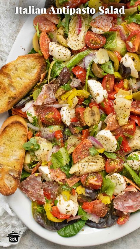 Italian Summer Salad, Boyfriend Meals, Italian Antipasto Salad, Picnic Salads, Antipasto Salad Recipe, Italian Side Dishes, Italian Salad Recipes, Italian Antipasto, Quick Family Meals