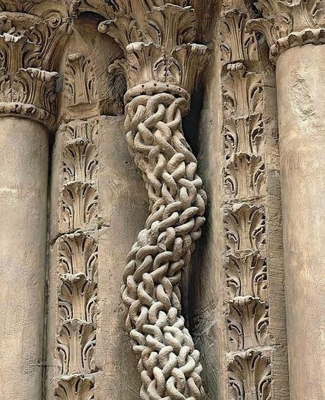 Carved Stone Chain Link Column Dating Back To 1106. Found On The Facade Of The Collegial Saint-Lazare D’avallon In France Architecture Antique, Architecture Unique, Indian Temple Architecture, Ancient Indian Architecture, Ancient Greek Architecture, Sacred Architecture, Temple Architecture, Indian Architecture, Found Art