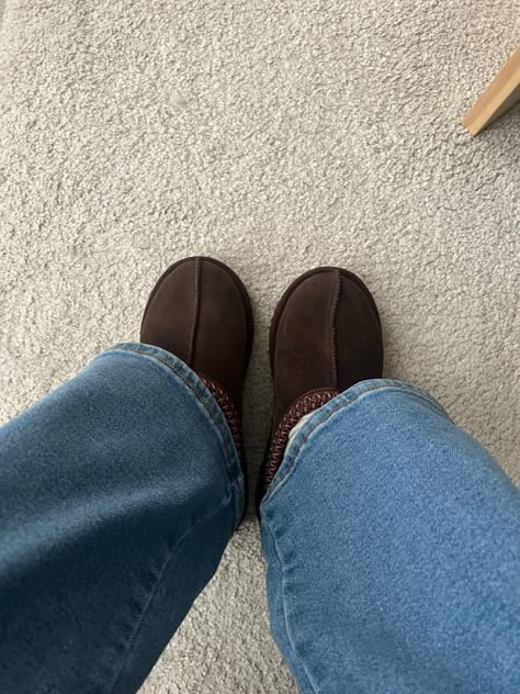 Dark Brown Uggs Outfit, Dark Brown Uggs, Chocolate Uggs, Brown Uggs, Neat Casual Outfits, Skirt Inspiration, Shoe Inspo, Aesthetic Shoes, Swag Shoes