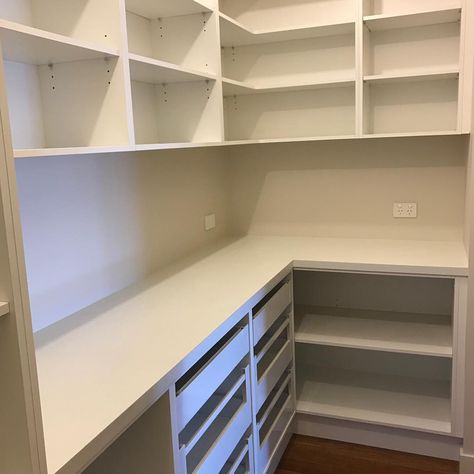 Maximising space in a walk in pantry for a client in Werribee open white cabinets with 6 soft close inner draws 👌 #walkinpantry #werribee… Pantry Layout, Small Space Interior Design, Kitchen Improvements, Pantry Cupboard, Kitchen Dinning Room, Kitchen Organization Pantry, House Design Kitchen, Pantry Design, Style At Home