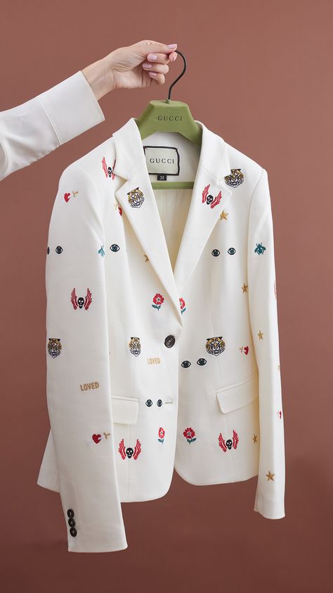 GUCCI, BLAZER, Embroidered blazer, white, 100% wool, lining 65% polyester, 35% viscose, embroidery with different motifs, size S, original hanger. Excellent Condition. Embroidered Suit Jacket, Blazer Embroidery, Gucci Embroidery, Embroidery Blazer, Gucci Blazer, Designer Blazers For Men, Embroidered Blazer, Mens Fashion Denim, Embroidery Jacket