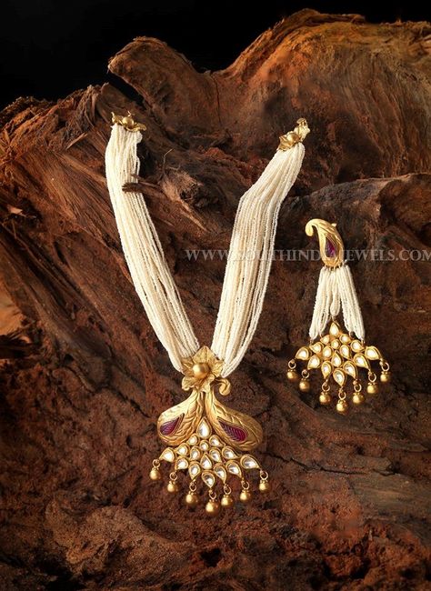 Gold Pendant Designs, Pearl Mala, Pendant Designs, Antique Necklaces, Modern Gold Jewelry, Antique Jewellery Designs, Gold Jewelry Simple Necklace, Pearl Necklace Designs, Gold Necklace Indian Bridal Jewelry