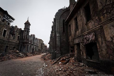 This Ghost Town looks so Real it Fooled Half the Internet. Somewhere in Eastern Germany. Abandoned City, Abandoned Cities, Messy Nessy Chic, Porto Rico, East Germany, Ghost Town, Abandoned Buildings, Ghost Towns, Abandoned Houses