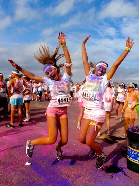 fun at the happiest 5k! #colorrun Color Run Aesthetic, School Events Aesthetic, Club Activities High School, Color Run Ideas, Pta Event Ideas, Fun Run Outfit, Class Officers, Running Inspo, Pta Events