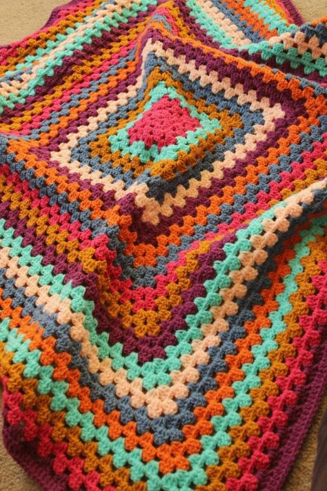 Quick Granny Square, Easy Blanket Crochet Pattern, Easy Blanket Crochet, Pattern Design Ideas, Crochet Blanket Border, Easy Blanket, Crochet Throw Pattern, Granny Square Crochet Patterns Free, Crochet Blanket Pattern Easy