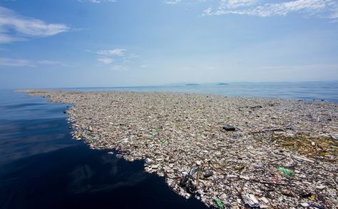 One of the consequences of all of the waste we produce is the trash floating throughout the oceans. This trash damages the natural ecosystem of the oceans and it is irresponsible of us to allow this destruction to go on. Great Pacific Garbage Patch, Water Facts, Marine Debris, Water Scarcity, Ocean Pollution, Contaminated Water, Water Pictures, Trash Art, La Pollution