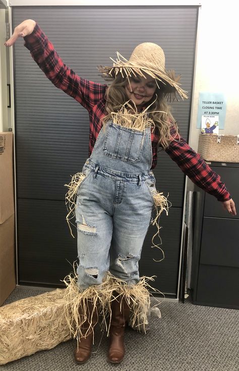 Ladies Scarecrow Costume Diy, Halloween Costumes Scarecrow Women, Scarecrow Costume Plus Size, Scarecrow Dress Up, Couples Scarecrow Halloween Costumes, Teacher Scarecrow Costume, Diy Creepy Scarecrow Costume, Scarecrow And Crow Costume, Scarecrow Cute Costume