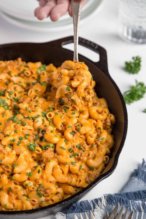 Vegetarian Hamburger, Hamburger Mac And Cheese, Vegan Hamburger Helper, Beef Mac And Cheese, Vegan Hamburger, Hamburger Helper Recipe, Hamburger Helper Recipes, Vegan Ground Beef, Vegan Beef