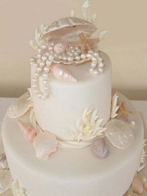 Seashell Cake Ideas, Aesthetic Mermaid Birthday Party, Ocean Cake Aesthetic, Mermaid Cake Aesthetic, White Mermaid Cake, Seashell Baby Shower Ideas, Seashell Birthday Party Ideas, Pearl Baby Shower Ideas, Seaside Birthday Cake