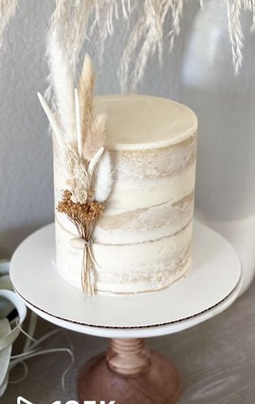 Two Tier Naked Cake Boho, White 30th Birthday Cake, Bohemian Cakes, Western Chic Birthday Cake, Boho Cake Decorating Ideas, White Rustic Cake, Boho Cakes Ideas, Pampas Cake, Boho Cowgirl Birthday Cake