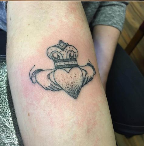 Cladaggah Tattoo, Claddagh Ring Tattoo, Irish Claddagh Tattoo, Claddagh Tattoo, 2 Piercings, Tattoos For Mom, Ring Tattoo Designs, Tattoo Number, Mini Tats