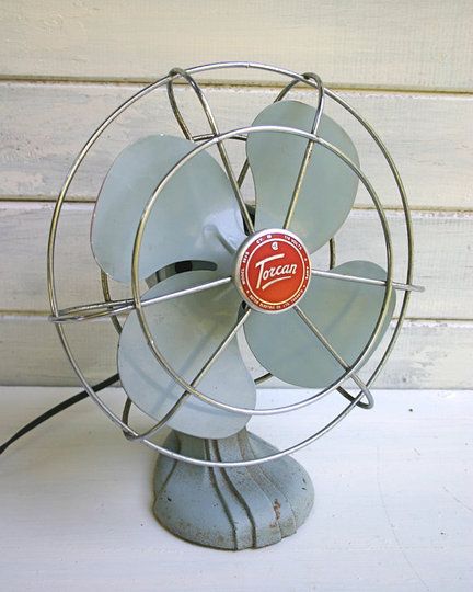 Something like this would be perfect for my unventilated, moist bathroom. Antique Fans, Vintage Fan, Industrial Fan, Living Vintage, Old Fan, Retro Fan, Vintage Fans, Small Laundry Room, Small Laundry