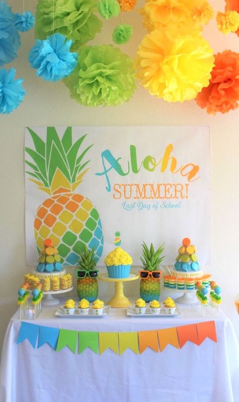 Lua Party Ideas, Hello Summer Party, End Of School Party Ideas, End Of School Party, School Party Ideas, Summer Party Ideas, Teacher Party, End Of Year Party, Summer Party Themes