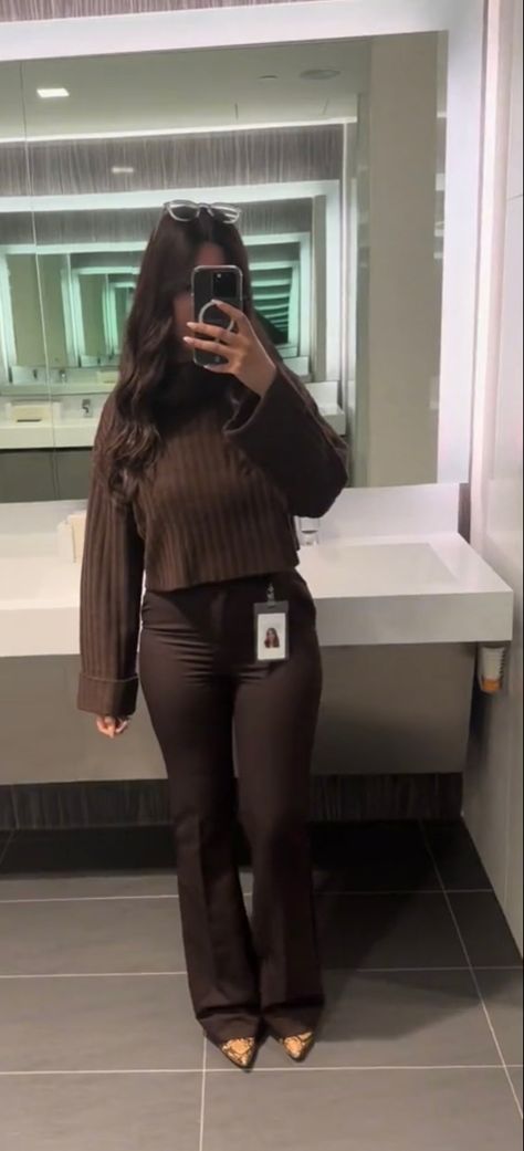 Corporate Baddie Outfits, Cute Professional Outfits, Corporate Baddie, Casual Work Outfits Women, Looks Jeans, Cute Work Outfits, Professional Outfits Women, Business Outfits Women, Stylish Work Attire