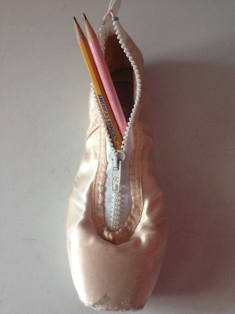 Crochet Pointe Shoe Bag, Ballet Diy Crafts, What To Do With Old Pointe Shoes, Old Pointe Shoe Ideas, Pointe Shoe Crafts, Sewing Pointe Shoes, Pencil Case Diy, Ballet Crafts, Dancer Lifestyle