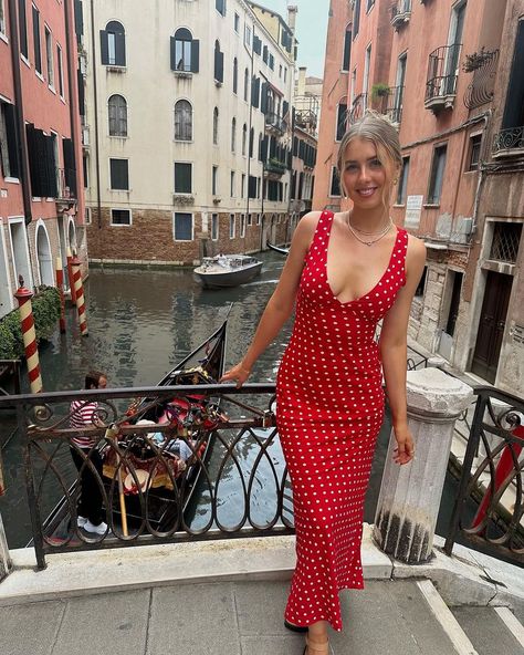 motus 🪷 (@motusanderson) • Instagram photos and videos Red Polka Dot Dress Outfit, Polka Dot Dress Outfit Summer, Polka Dot Dress Outfit, Red Polka Dot Skirt, Maxi Dress Red, Polka Dot Midi Skirt, Red Polka Dot Dress, Polka Dot Maxi Dresses, Polka Dot Skirt